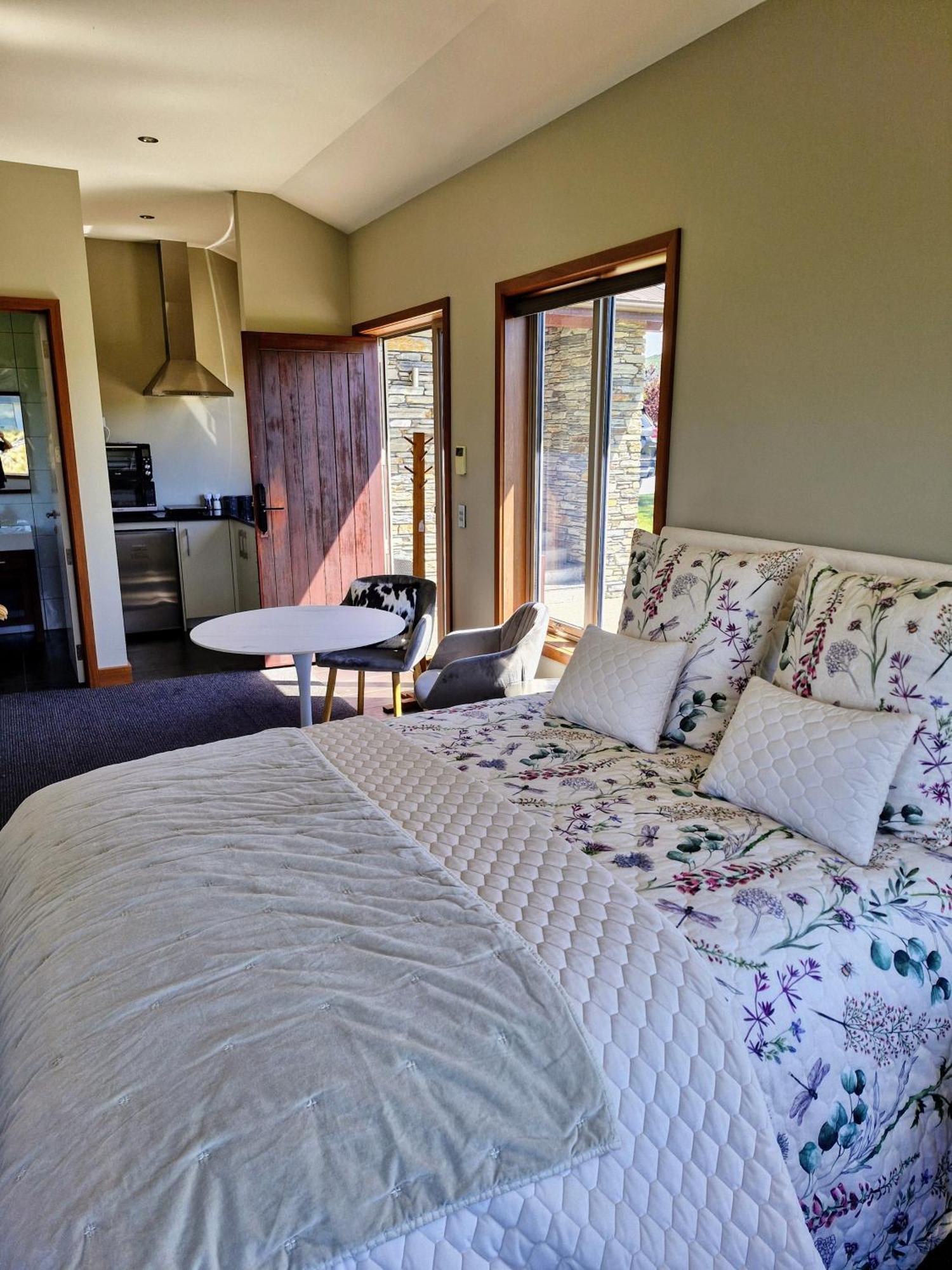 Studio Nestled In Ridgecrest Wanaka Eksteriør bilde